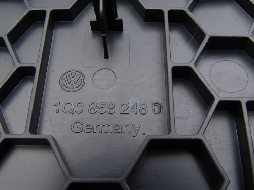 Zaślepka Konsoli Prawa 1Q0858248D VW Scirocco III 1K8 | PARTLE.COM - zdjęcie 3 z 3